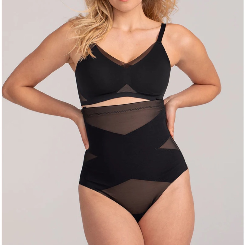 NEW Honeylove Superpower Thong in Runway